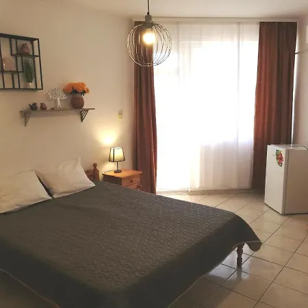 Panorama-Apartmany Chantall,Morski Zvuci 58,Ravda Guest house